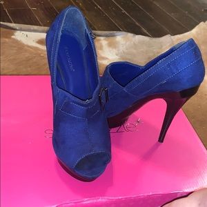Blue Sabine’s worn once
